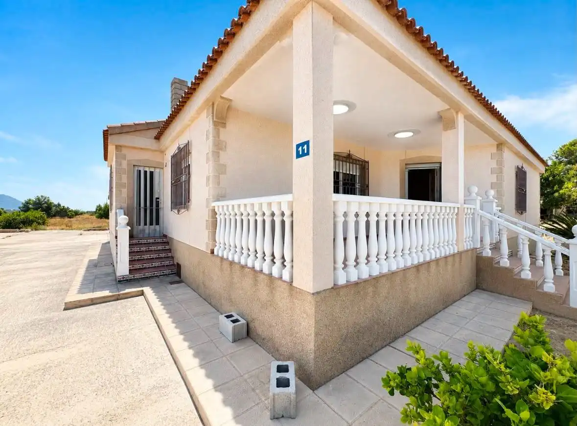 Vista exterior de Casa o xalet en venda en Orihuela
