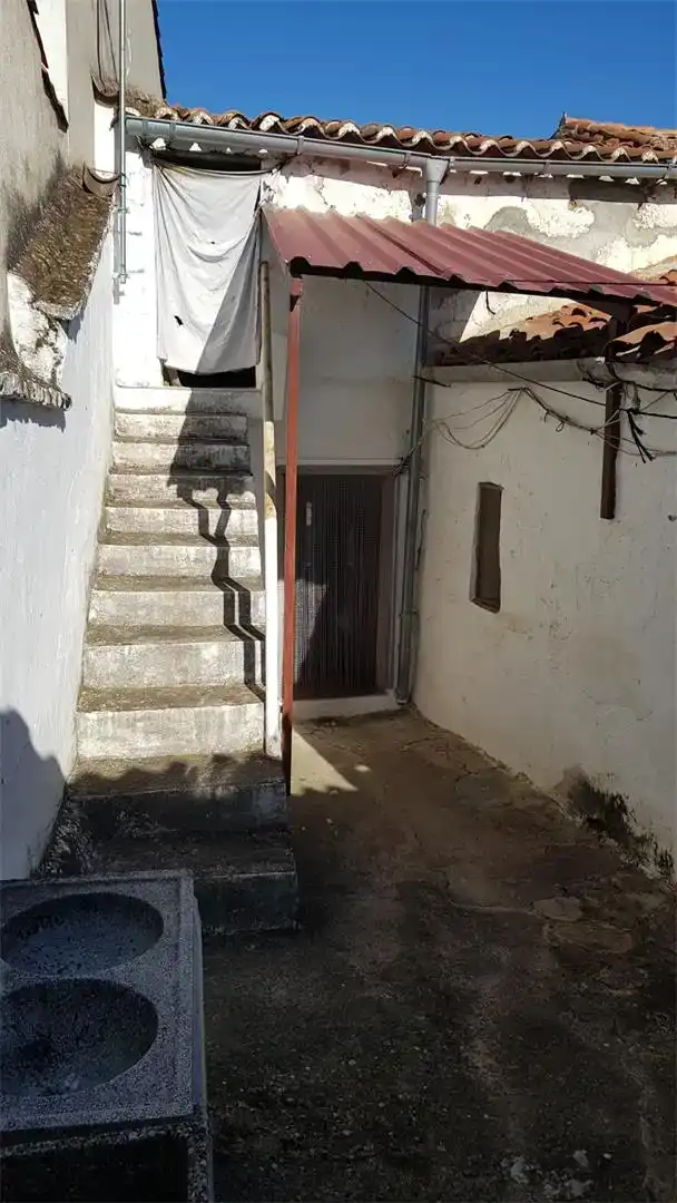 Casa adosada en venda en Almoharín amb Jardí privat i Rentadora
