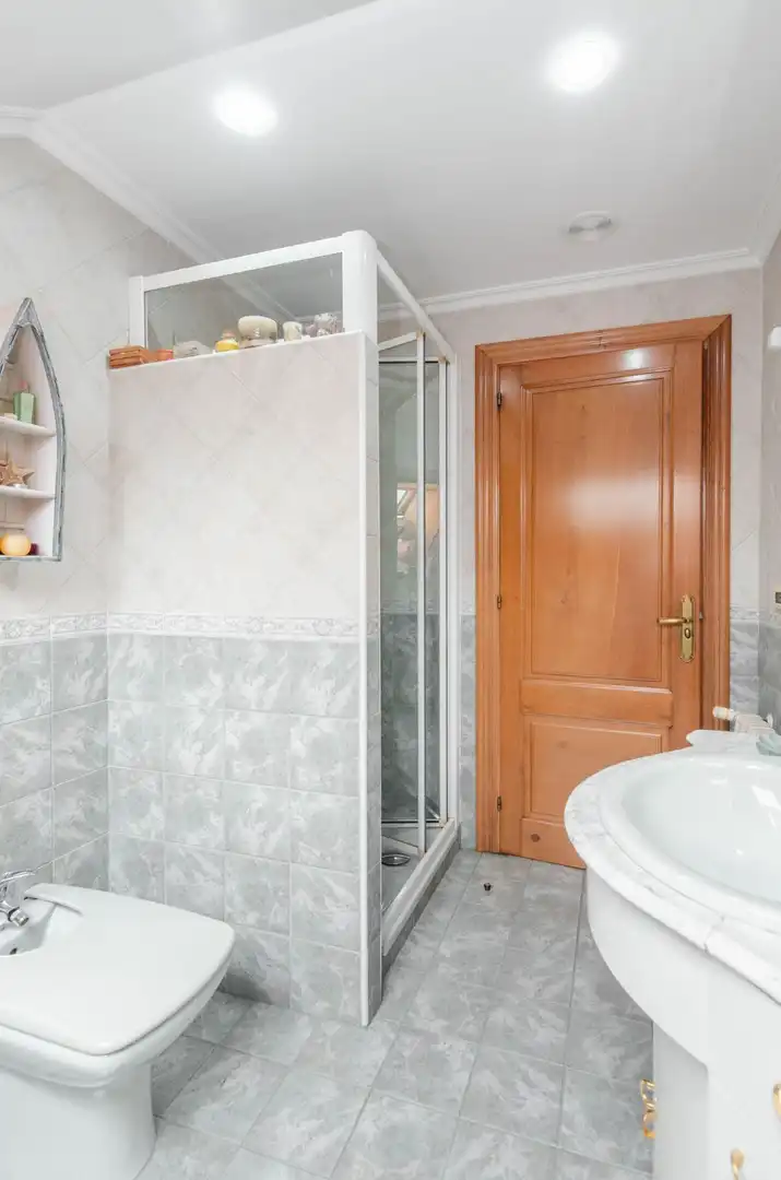 Baño de Casa o chalet en venta en Piloña con Calefacción, Jardín privado y Parquet