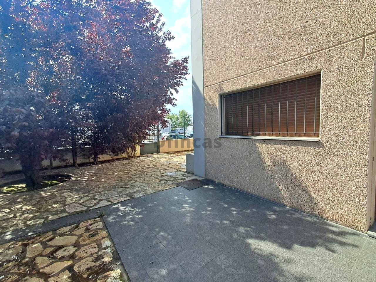 Terrassa de Oficina de lloguer en  Teruel Capital amb Calefacció