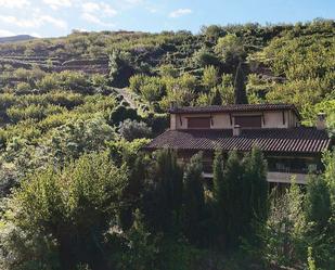 Vista exterior de Finca rústica en venda en Navaconcejo amb Aire condicionat, Calefacció i Jardí privat