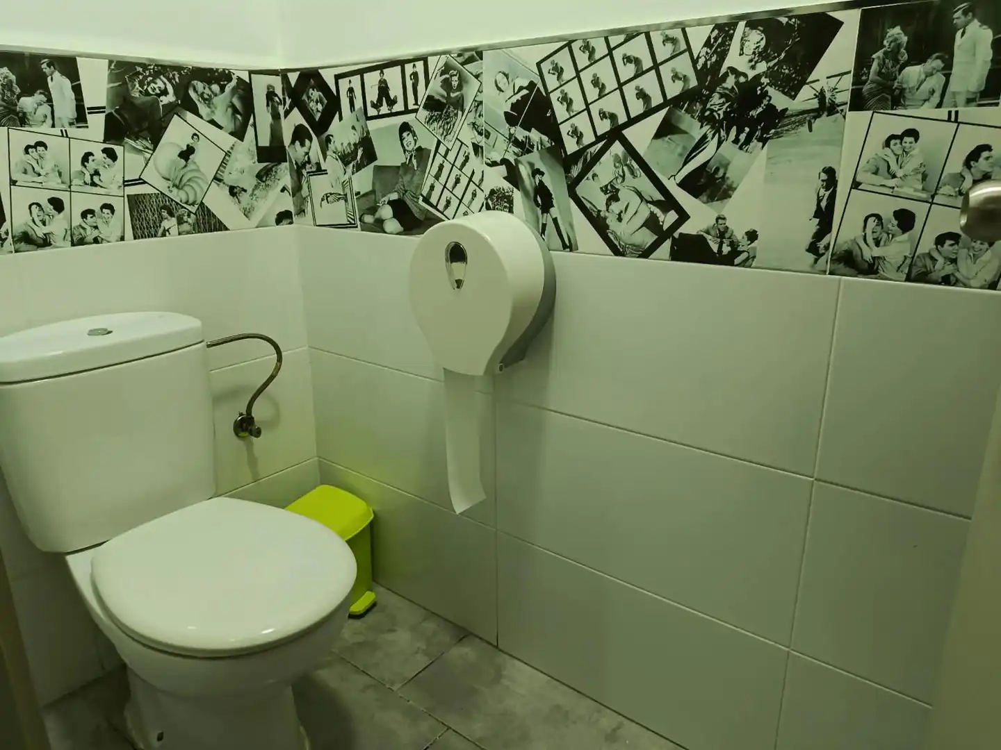 Local comercial de lloguer a Salvador Espriu, imagen 6