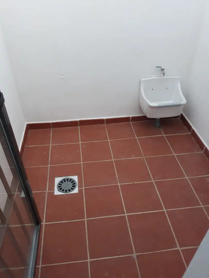 Bany de Casa adosada de lloguer en Huévar del Aljarafe amb Jardí privat i Terrassa