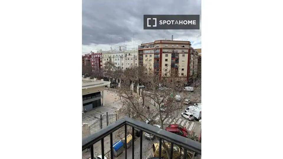Flat with terrace to rent in Extramurs, imagen 4