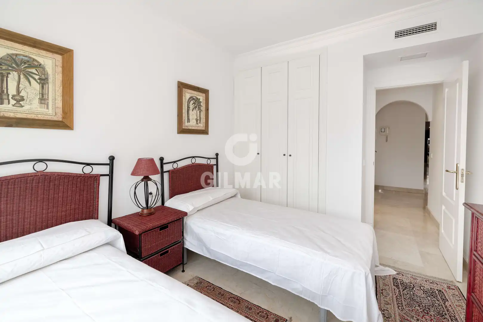 Habitación de Apartamento en venta en Marbella con Calefacción, Jardín privado y Trastero