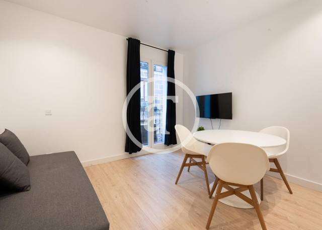 Piso en Alquiler en Calle de San Vicente Ferrer en Universidad - Malasaña