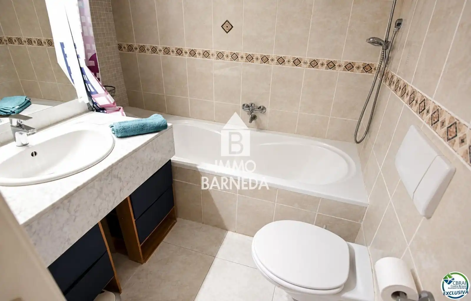 Bany de Pis en venda en Empuriabrava amb Aire condicionat, Calefacció i Terrassa