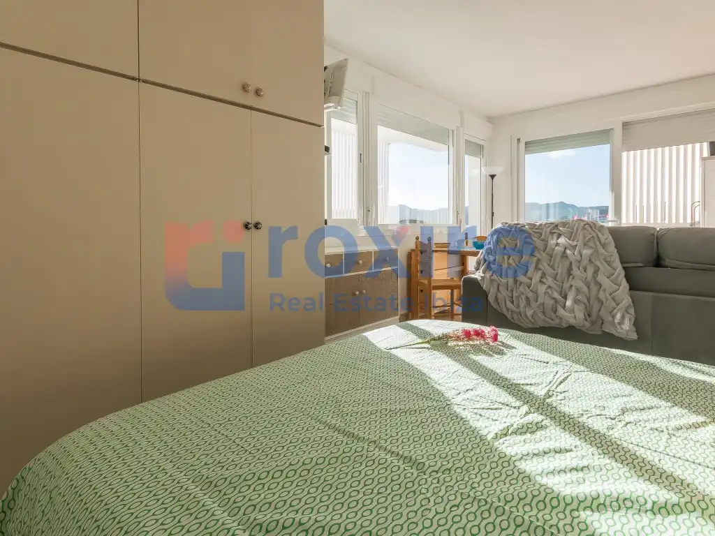Habitación de Estudio de alquiler en Sant Antoni de Portmany con Aire acondicionado, Terraza y Lavadora