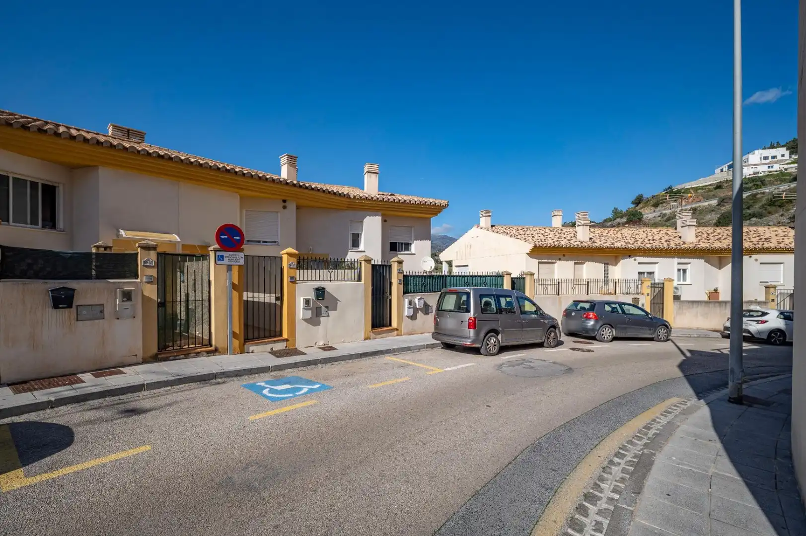 Exterior view of Houses for sale in Almuñécar