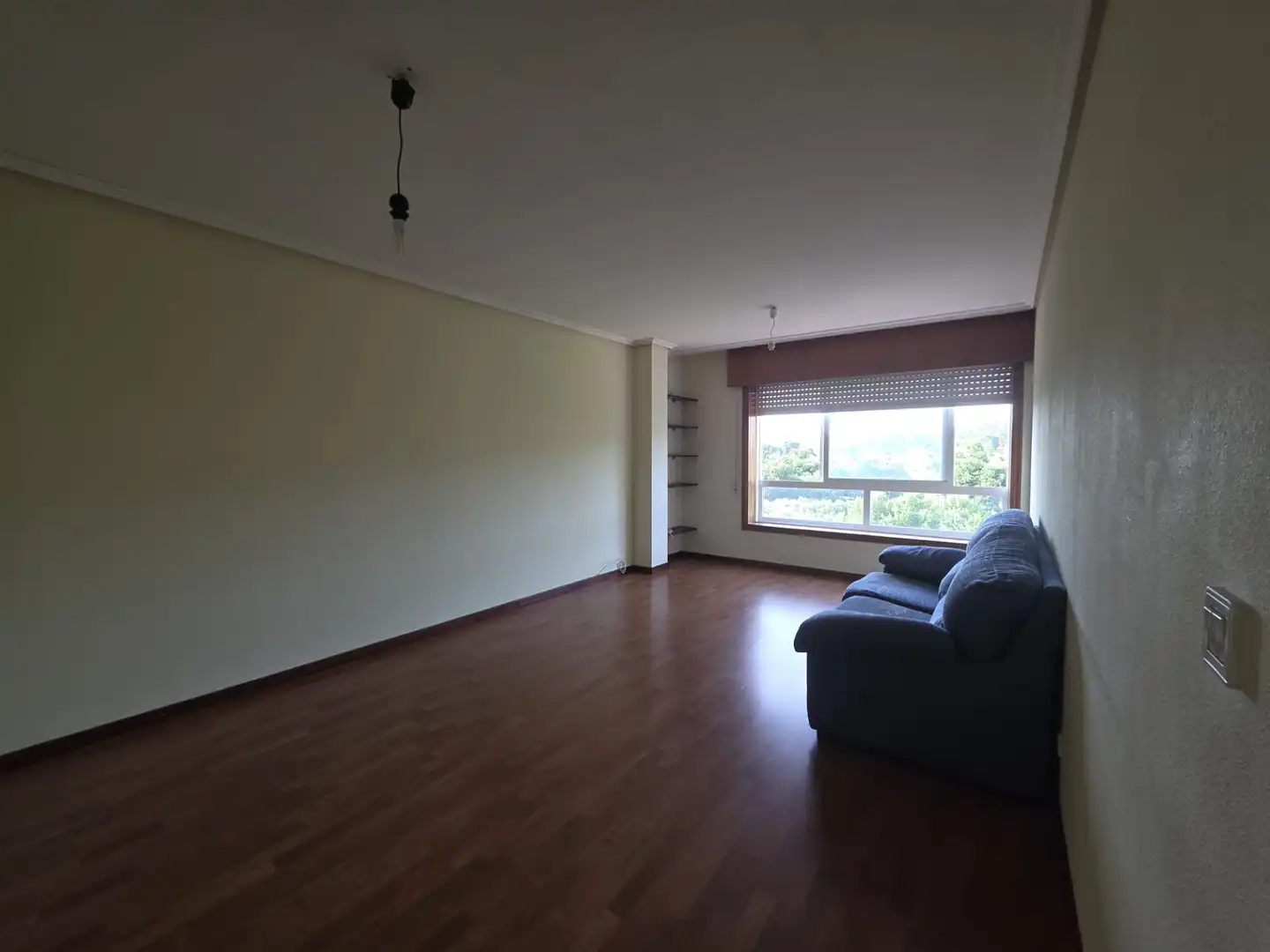Sala de estar de Piso de alquiler en Ponteareas con Calefacción, Parquet y Trastero