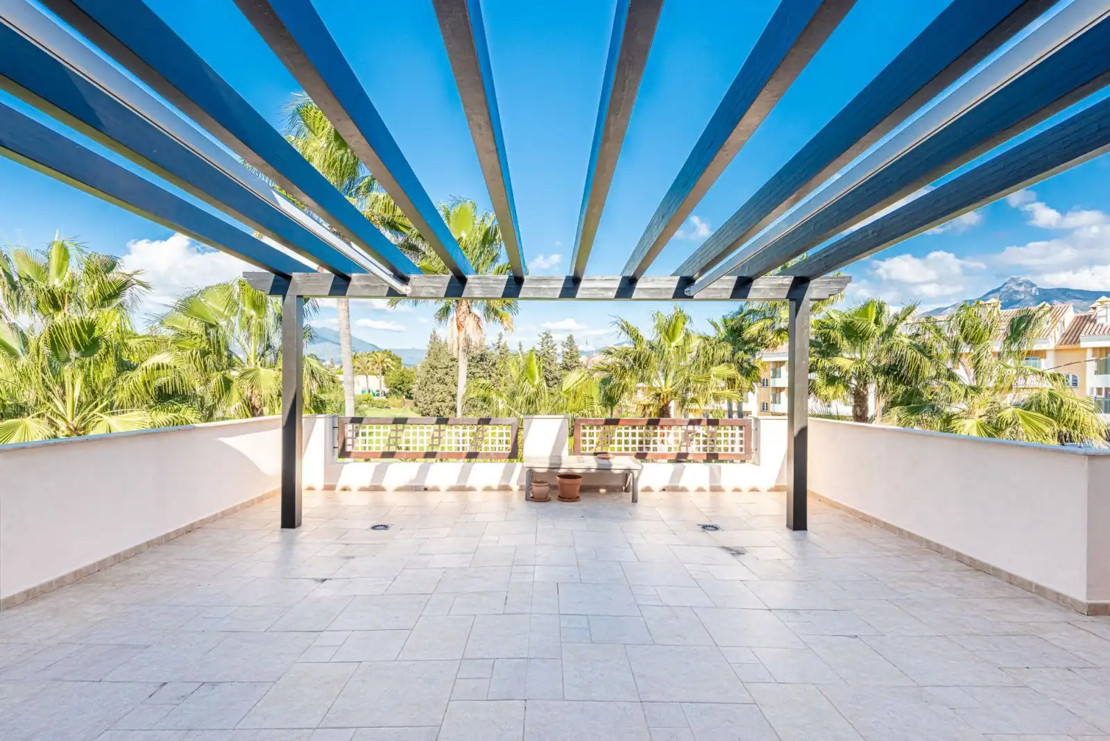 Penthouse with lift for sale in Nueva Andalucía, imagen 3