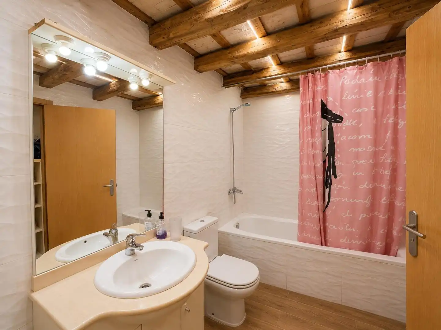 Bathroom of Flat for sale in Bellcaire d'Empordà
