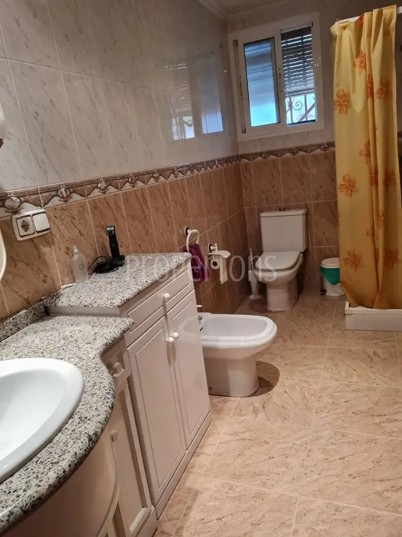 Bathroom of Houses for sale in Petrer