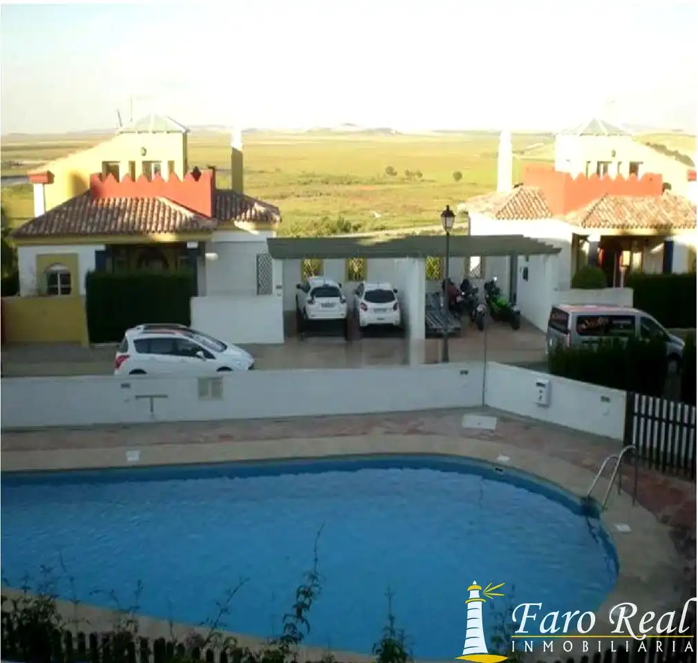 Piscina de Planta baixa en venda en Sanlúcar de Barrameda amb Aire condicionat, Terrassa i Piscina comunitària