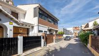 Exterior view of House or chalet for sale in  Granada Capital  with Air Conditioner, Heating and Private garden