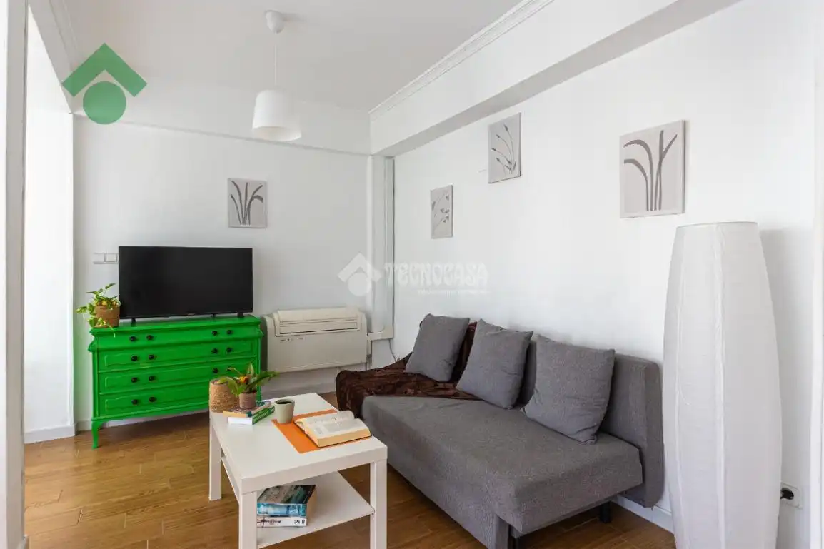 Sala d'estar de Pis en venda en Almuñécar amb Aire condicionat