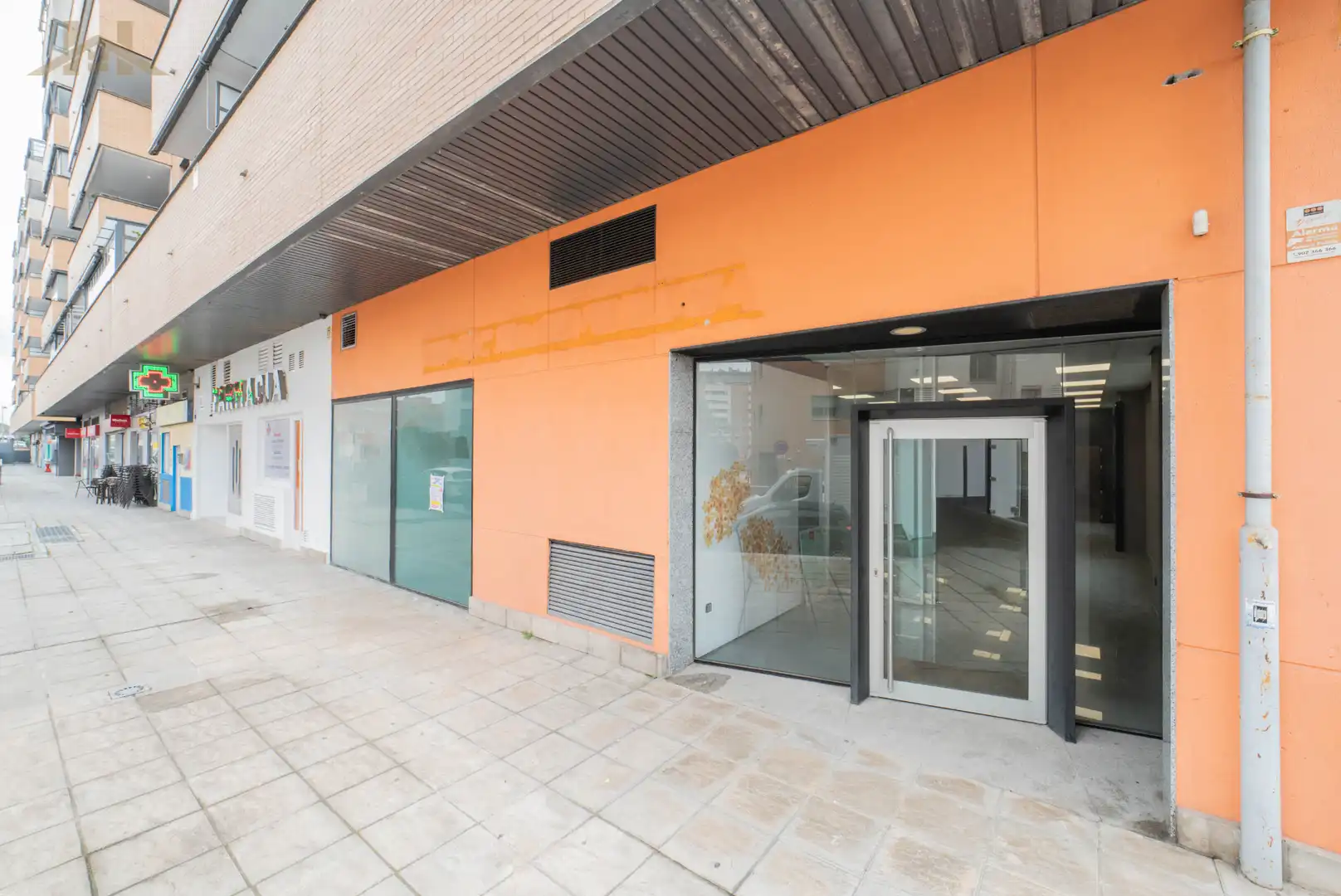 Commercial properties for sale in Alcorcón  with Air Conditioner and Heating