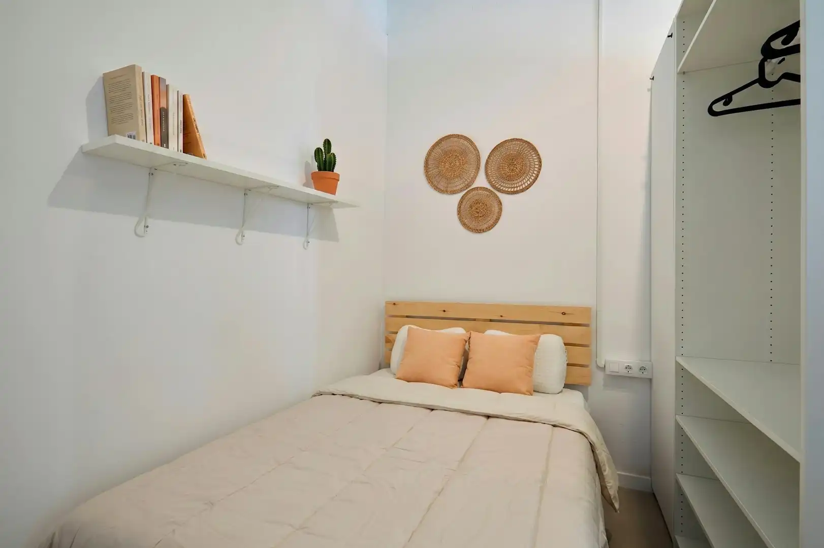 Habitación de Piso de alquiler en Barcelona con Aire acondicionado, Calefacción y Amueblado