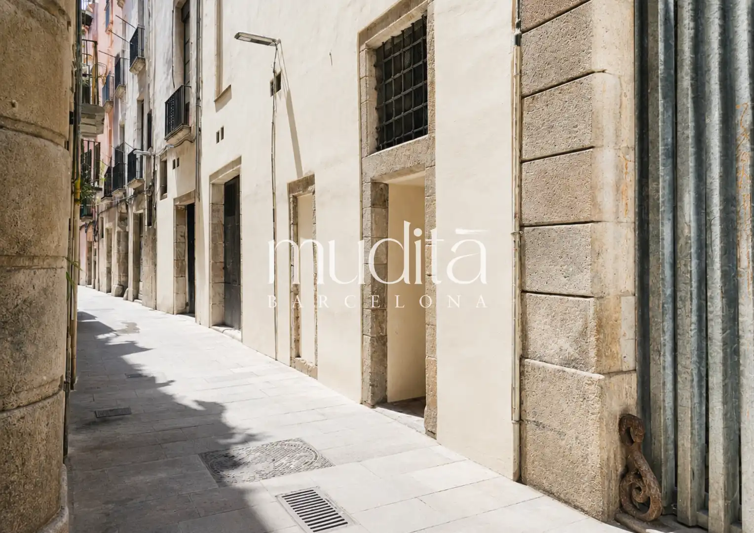Exterior view of Apartments for sale in Barcelona  with Heating and Alarm