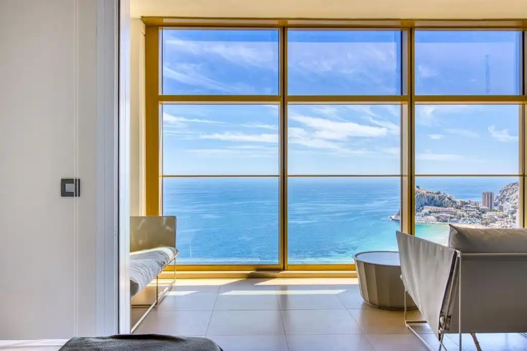 Habitación de Piso en venta en Benidorm con Aire acondicionado, Calefacción y Jardín privado