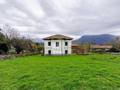 Casa o xalet en venda en Salas amb Calefacció, Jardí privat i Balcó