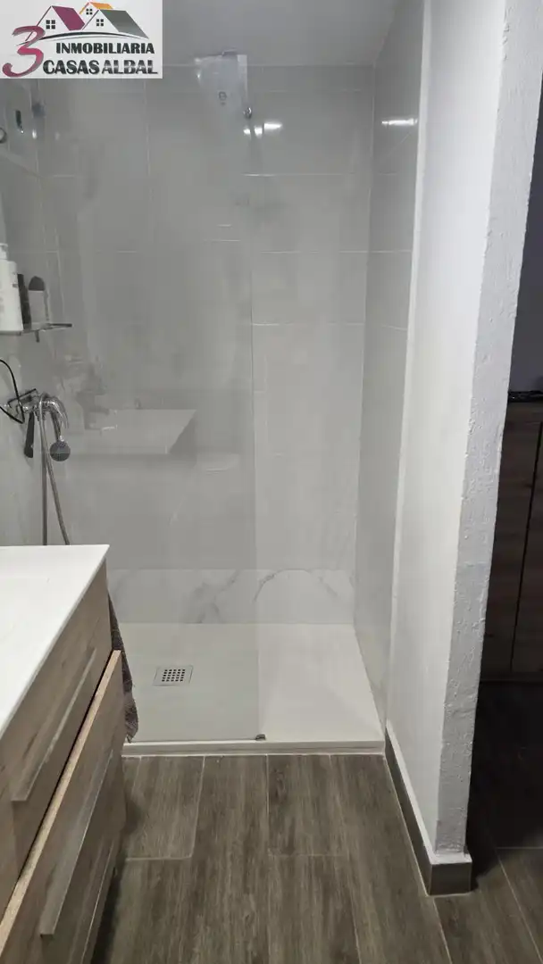 Bathroom of Houses for sale in Paterna  with Swimming Pool