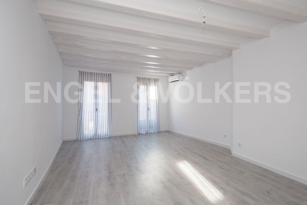 Living room of Apartment for sale in  Barcelona Capital  with Air Conditioner, Heating and Parquet flooring