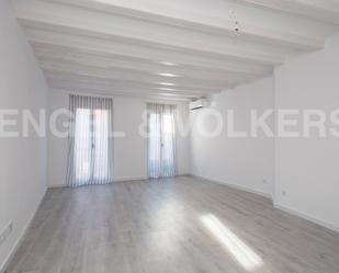Living room of Apartment for sale in  Barcelona Capital  with Air Conditioner, Heating and Parquet flooring