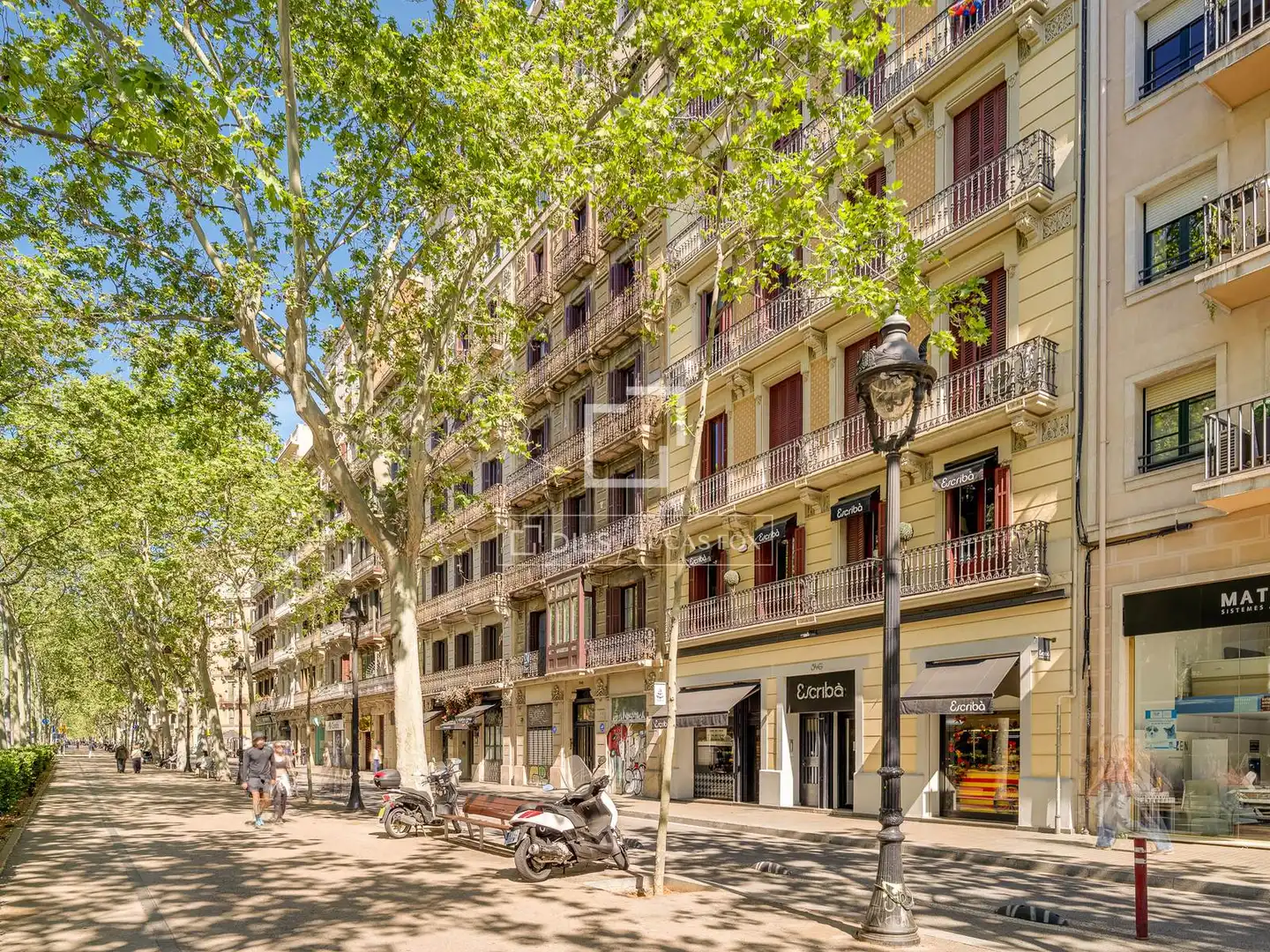 Vista exterior de Pis en venda en Barcelona amb Aire condicionat, Calefacció i Balcó
