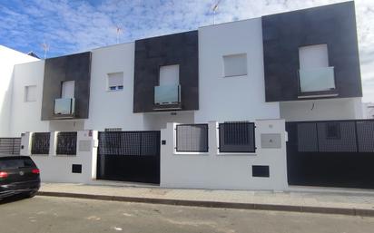 Vista exterior de Casa o xalet en venda en El Viso del Alcor amb Balcó