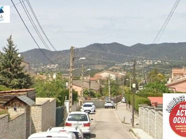 Casa en venda a Calle AMETLLER (C CLARAMUNT)