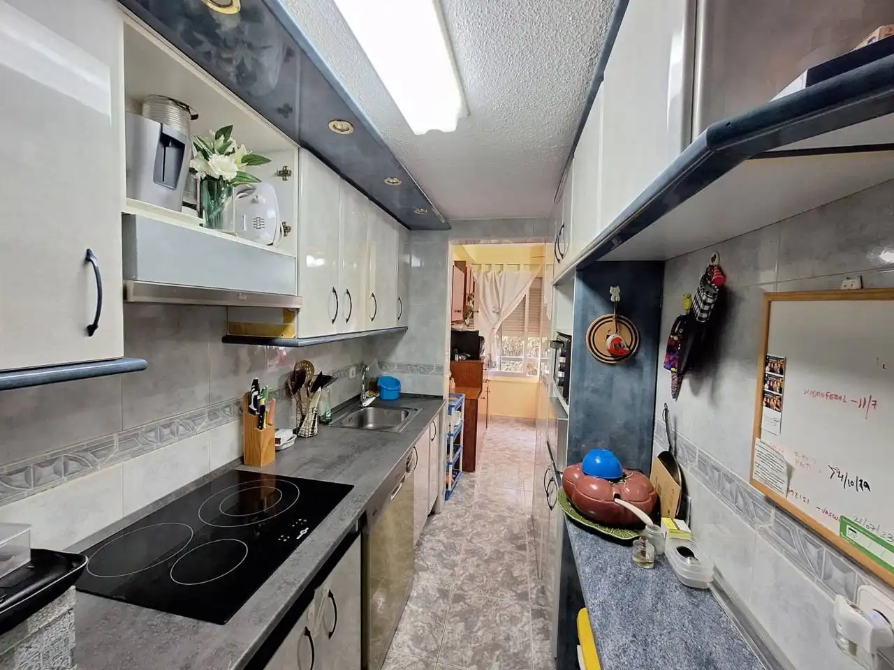 Kitchen of Flat for sale in Fuenlabrada  with Air Conditioner, Heating and Parquet flooring