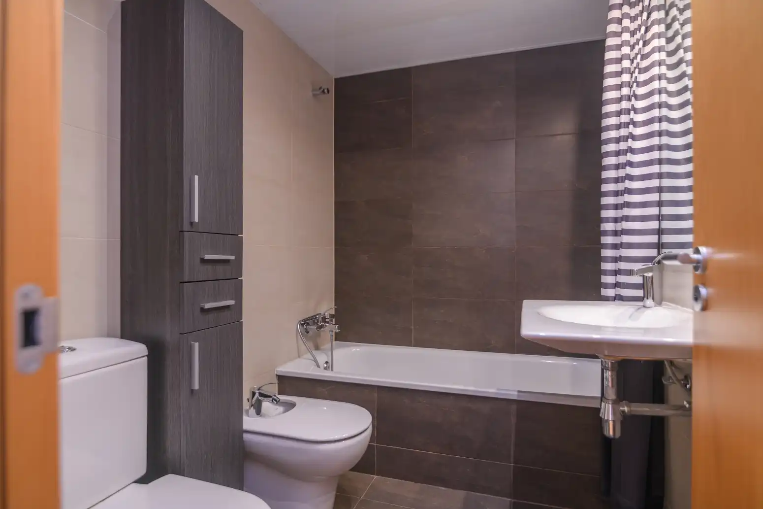 Baño de Piso en venta en Viladecans con Aire acondicionado, Calefacción y Jardín privado