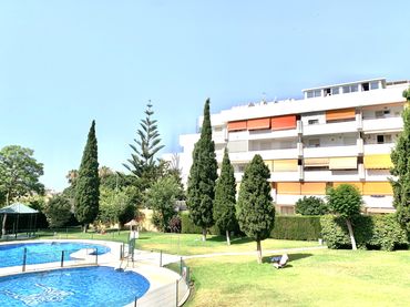 Pis amb piscina en venda a Avenida Ciudad de Melilla b3