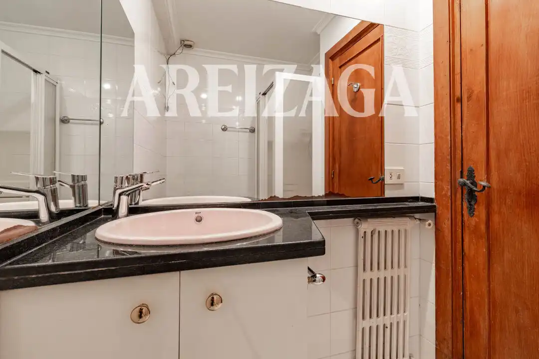 Baño de Casa o chalet en venta en Donostia - San Sebastián  con Calefacción, Jardín privado y Terraza