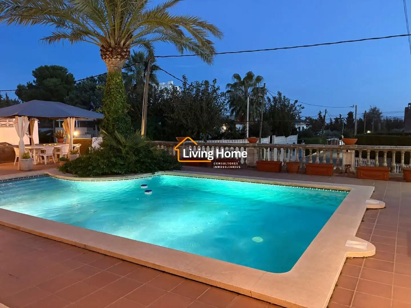 Swimming pool of Houses for sale in Cambrils