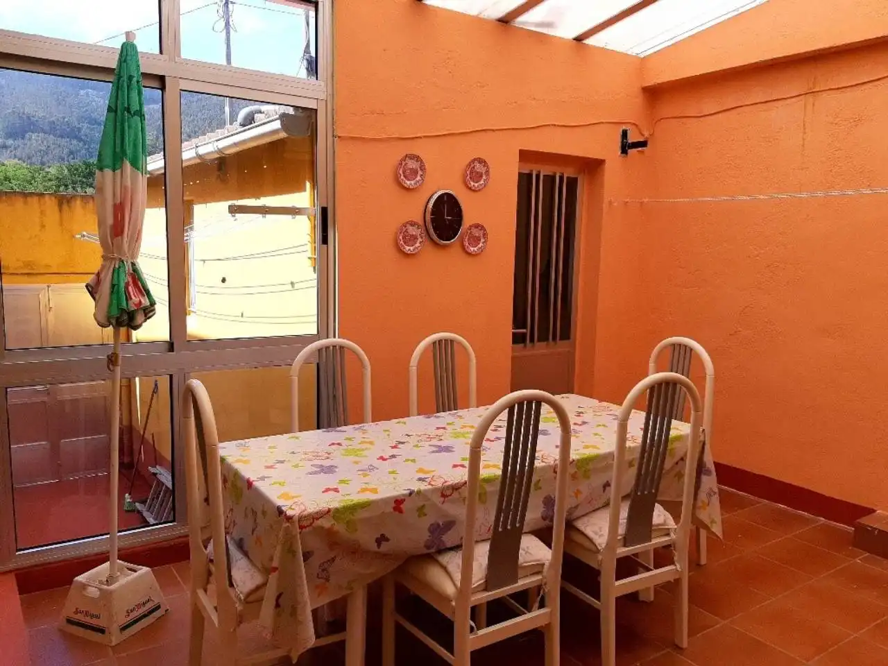 Menjador de Casa o xalet en venda en Cariño amb Moblat