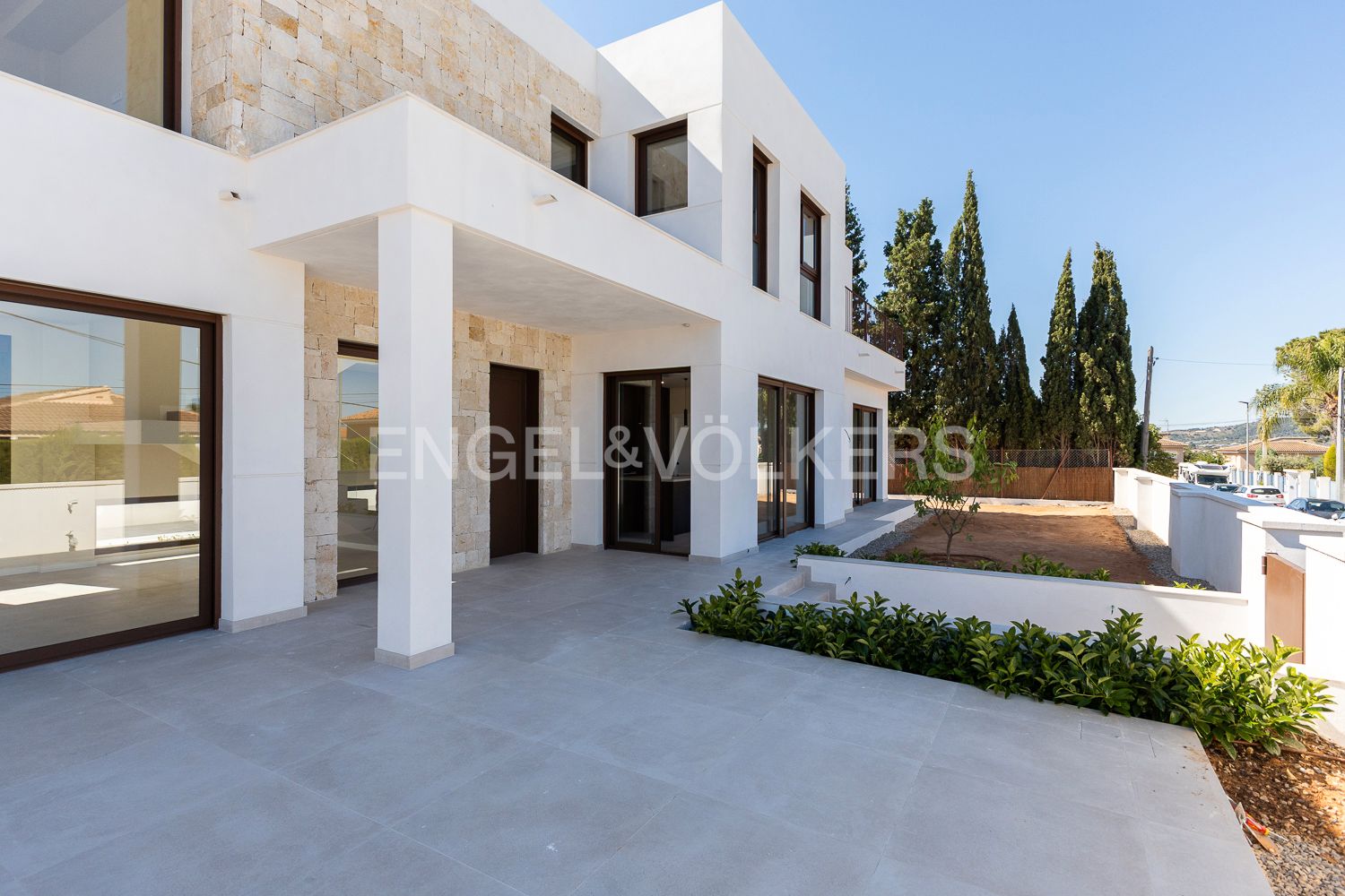 Vista exterior de Casa o xalet en venda en L'Eliana amb Aire condicionat, Calefacció i Jardí privat