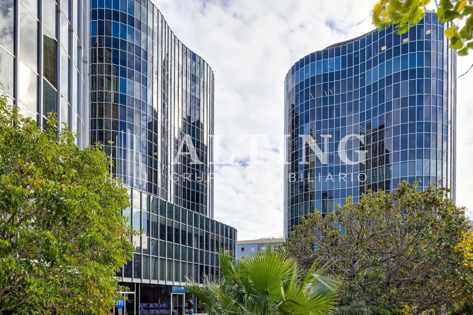 Vista exterior de Garatge en venda en Barcelona