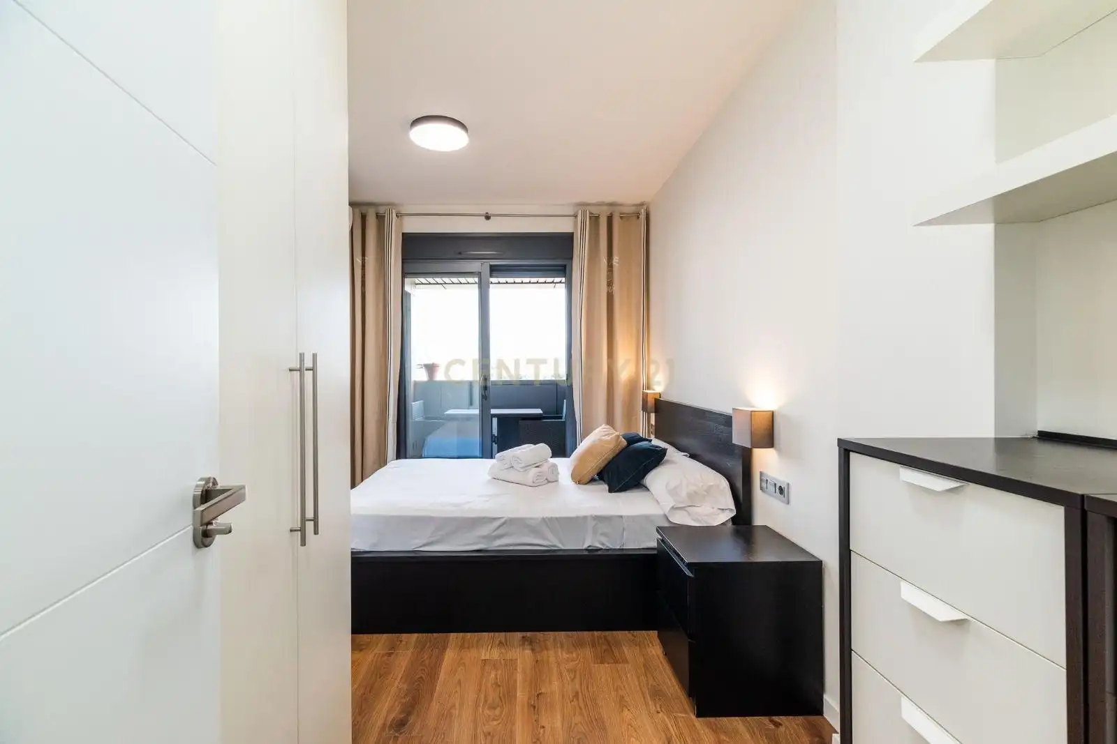 Bedroom of Flat for sale in Granada  with Air Conditioner, Private garden and Oven