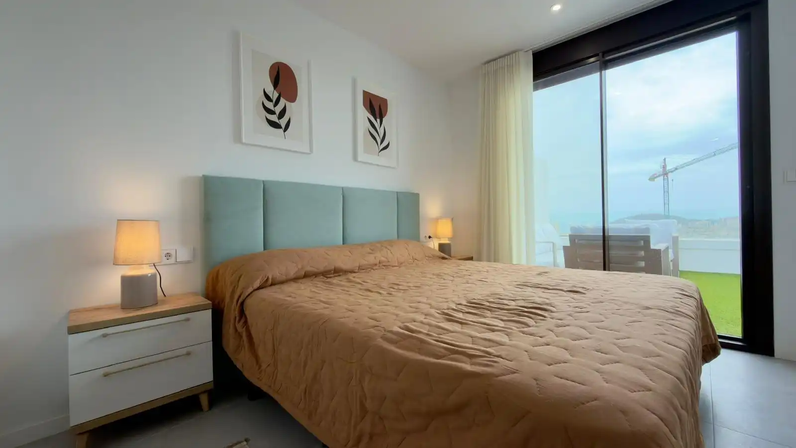 Dormitori de Apartament de lloguer en Finestrat amb Aire condicionat, Jardí privat i Terrassa