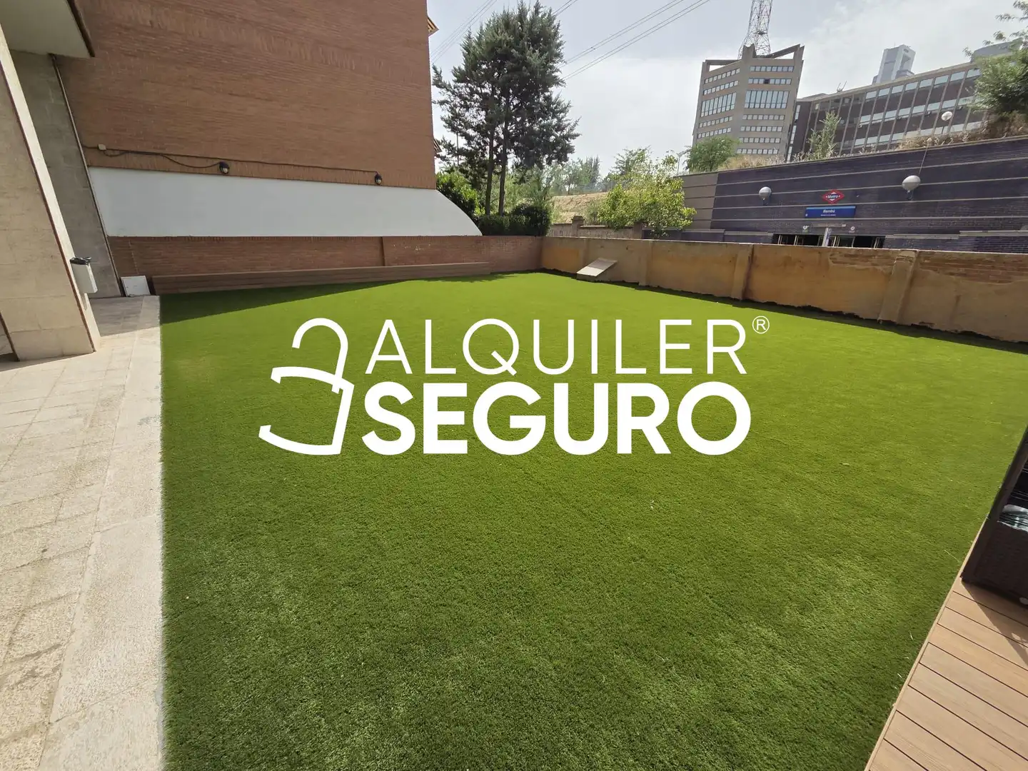 Jardí de Pis de lloguer en Madrid amb Aire condicionat, Calefacció i Piscina