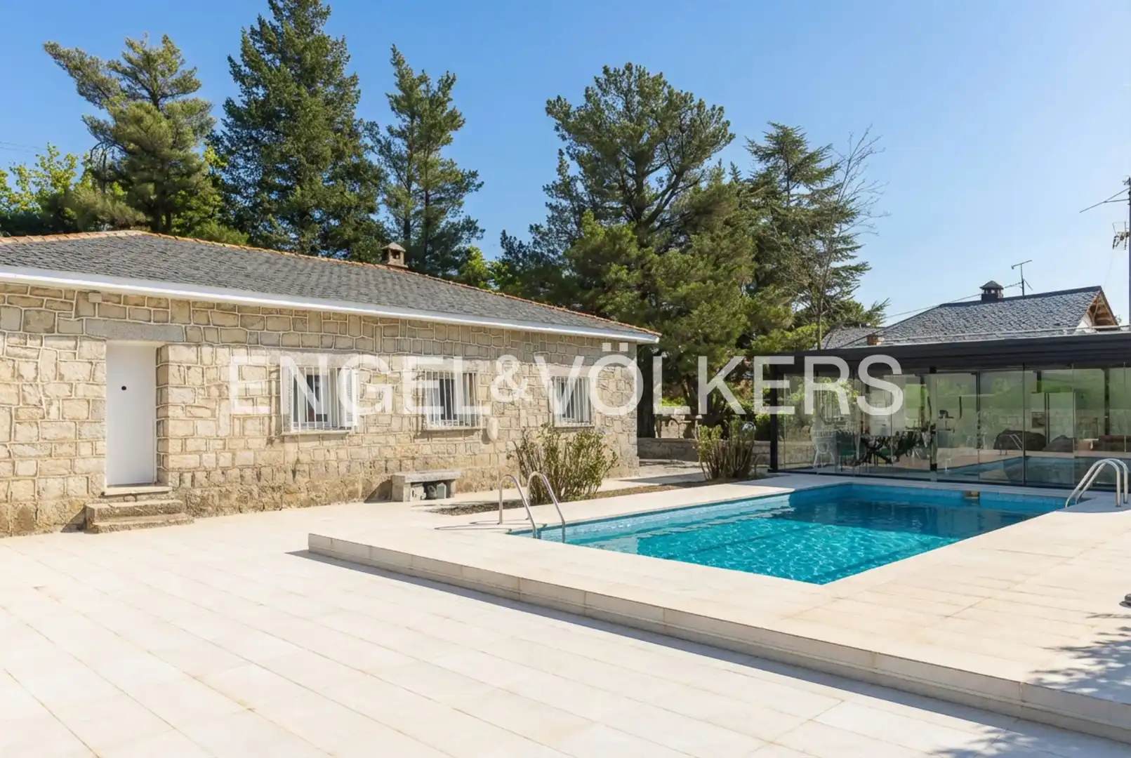 Piscina de Casa o chalet en venta en La Cabrera con Calefacción, Jardín privado y Piscina