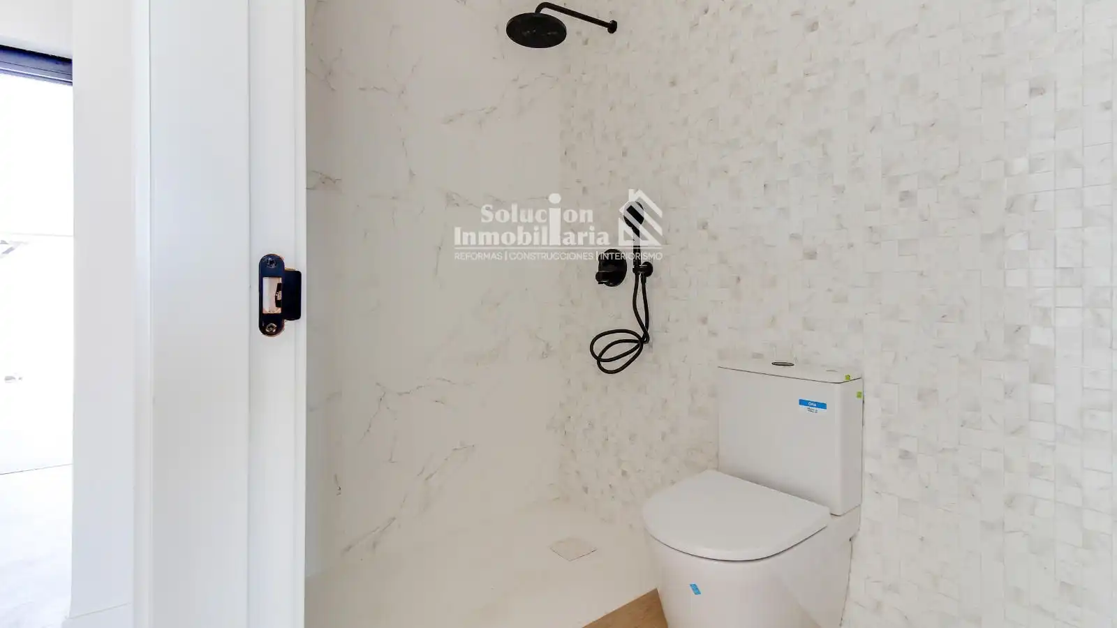 Bathroom of Detached homes for sale in Carbajosa de la Sagrada  with Heating, Terrace and Storage room