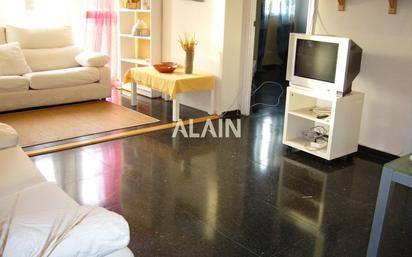 Sala d'estar de Pis en venda en  Valencia Capital amb Balcó