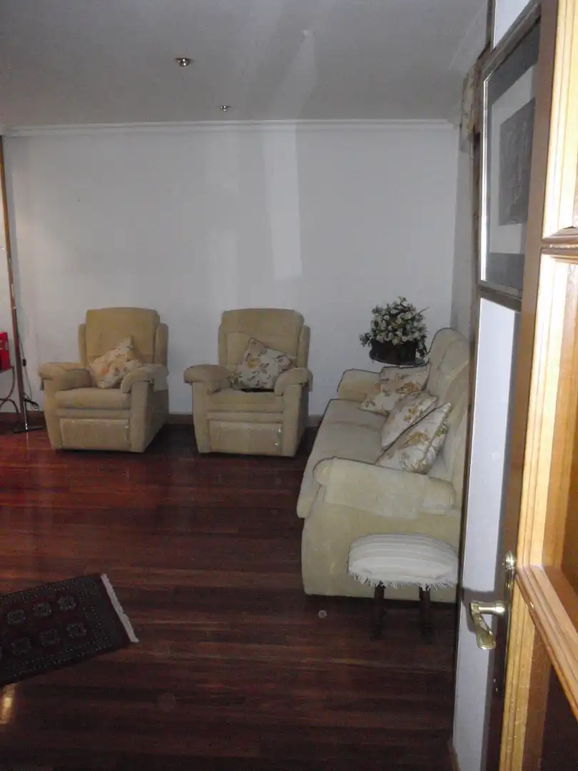 Sala de estar de Ático en venta en Cuenca con Calefacción, Parquet y Terraza