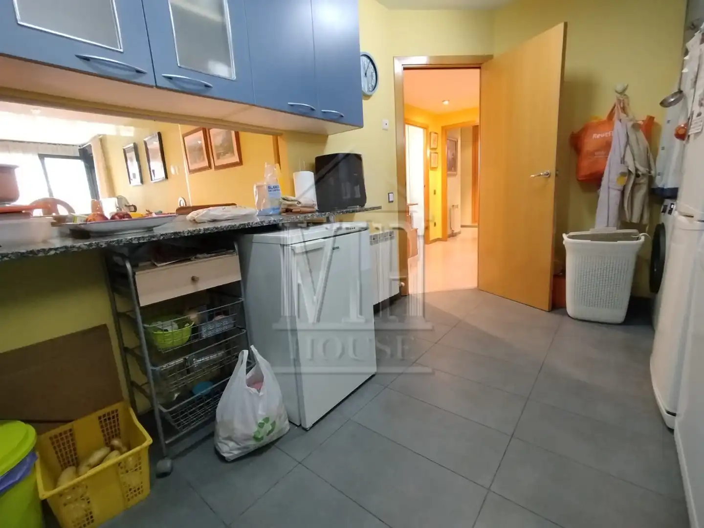 Kitchen of Flat for sale in Badalona  with Heating, Storage room and Furnished