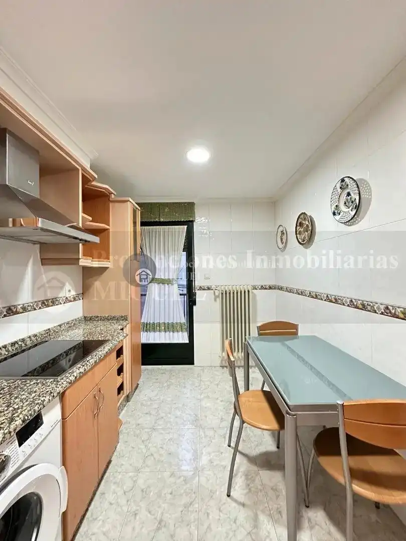 Cuina de Apartament en venda en Verín amb Balcó