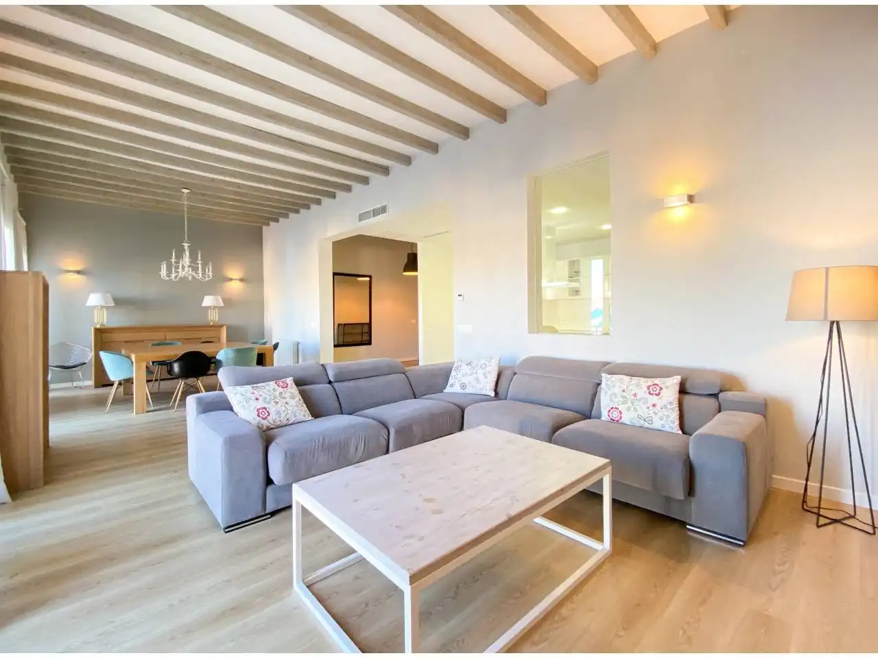 Sala de estar de Piso de alquiler en  Palma de Mallorca con Aire acondicionado, Calefacción y Parquet