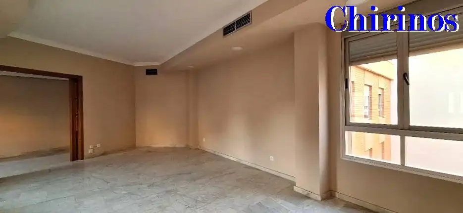 Appartamento con ascensore in affitto a Avenida Ronda de los Tejares, imagen 4